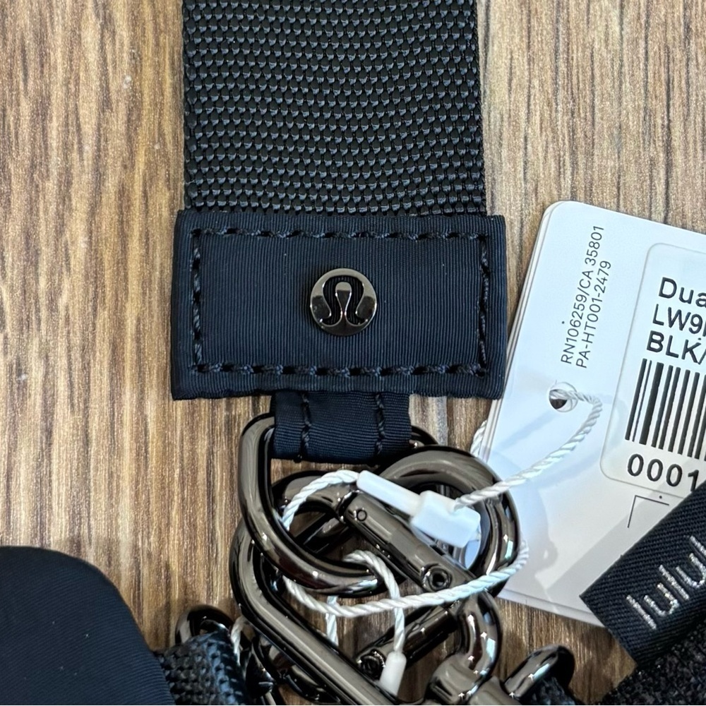 NWT Lululemon Dual Pouch Wristlet *Glitter In Black/Gunmetal - Picture 4 of 7